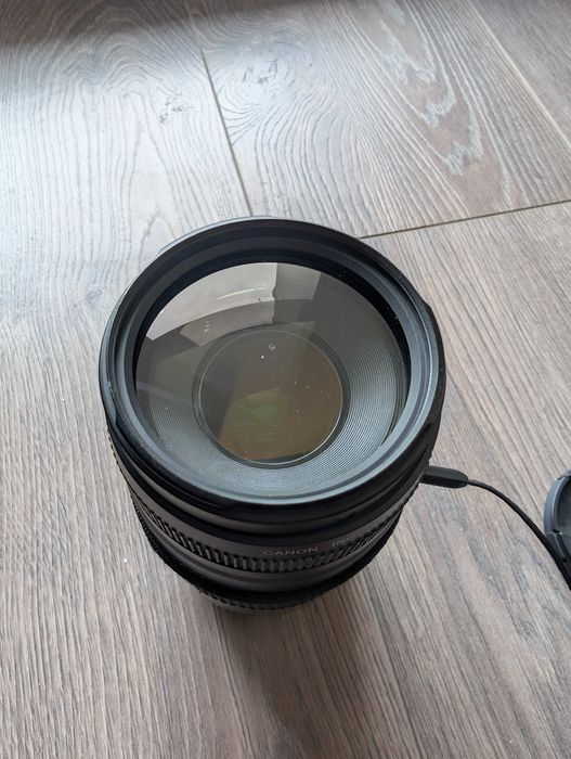 Canon EF 75-300mm f / 4-5.6 III USM