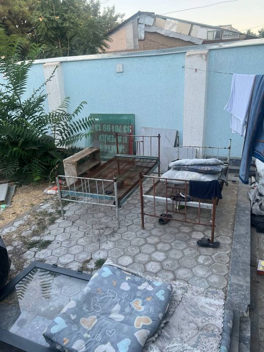 Продается кроваты и диваны