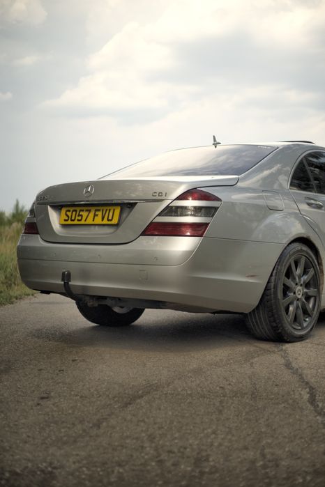 Bara spate gri Mercedes S W221 usa far stop portbagaj luneta scaun far