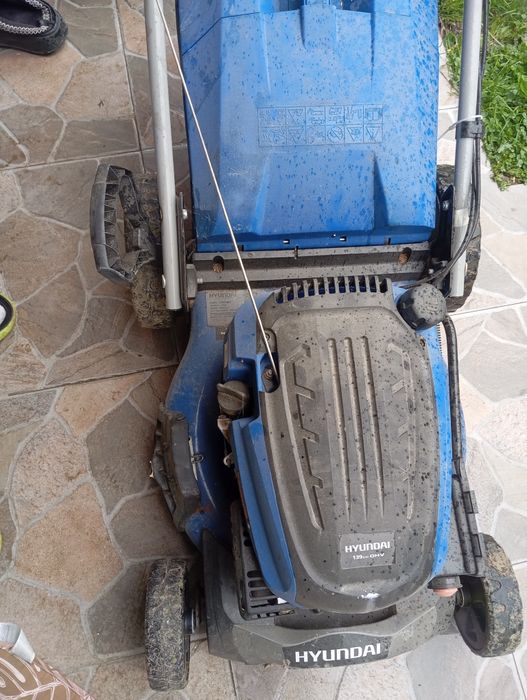 Vând motocoasă  hiunday