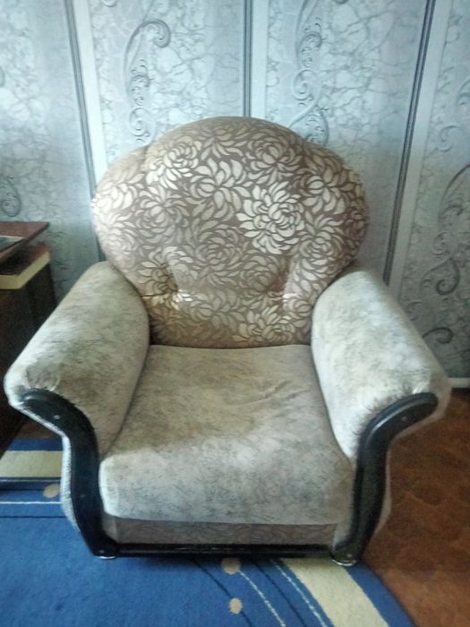 Срочно продам  два кресла в хорошем состоянии