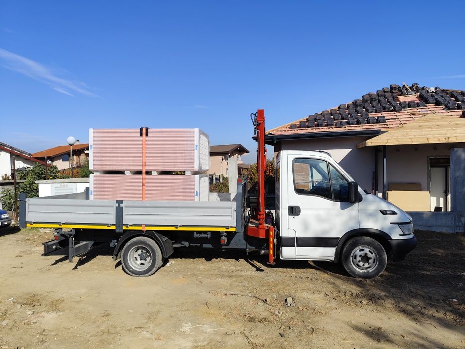 Транспортни услуги с тристранен самосвал с кран