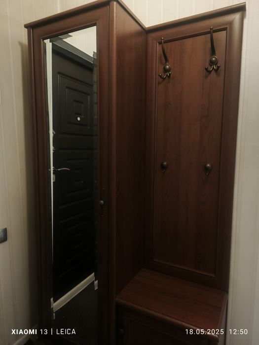 Прожаю прихожую мебель