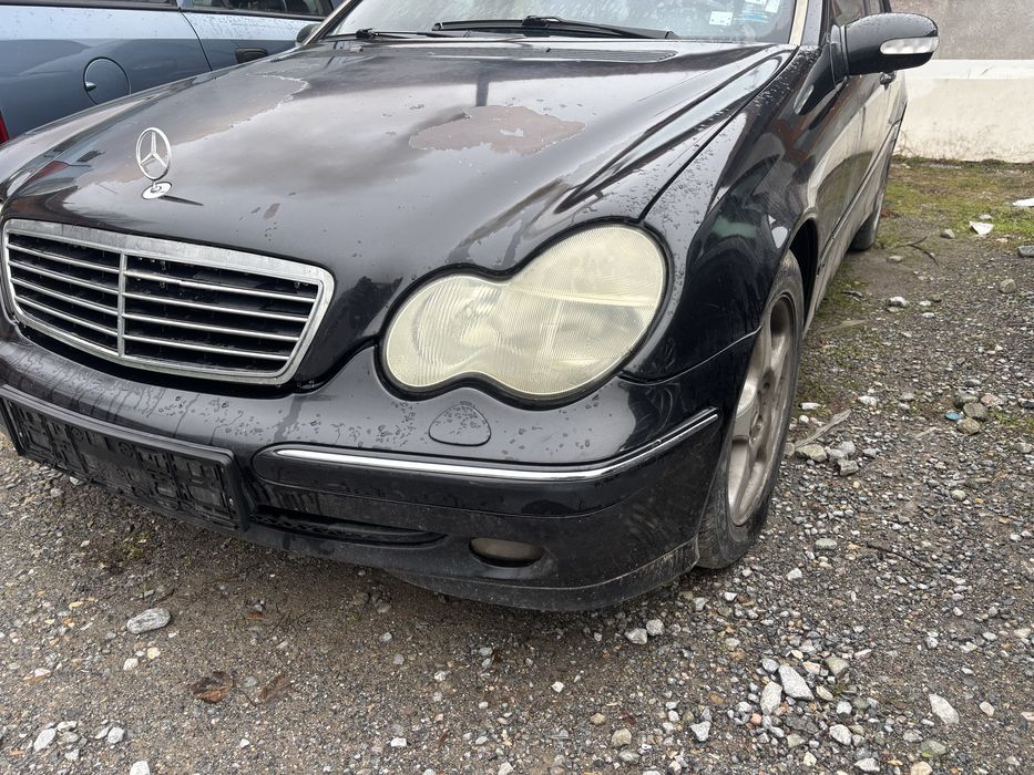 Мерцедес С220 на части