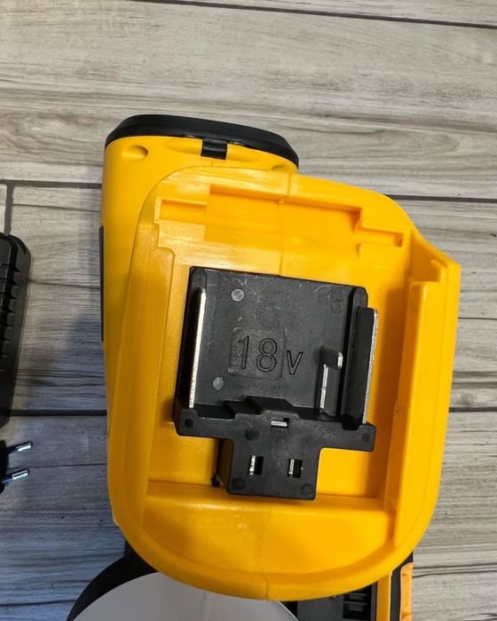 Краскапульт аккумуляторный. Мощный