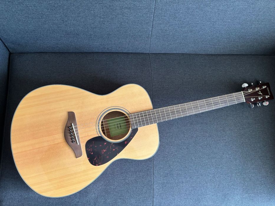 акустична китара Yamaha FS800