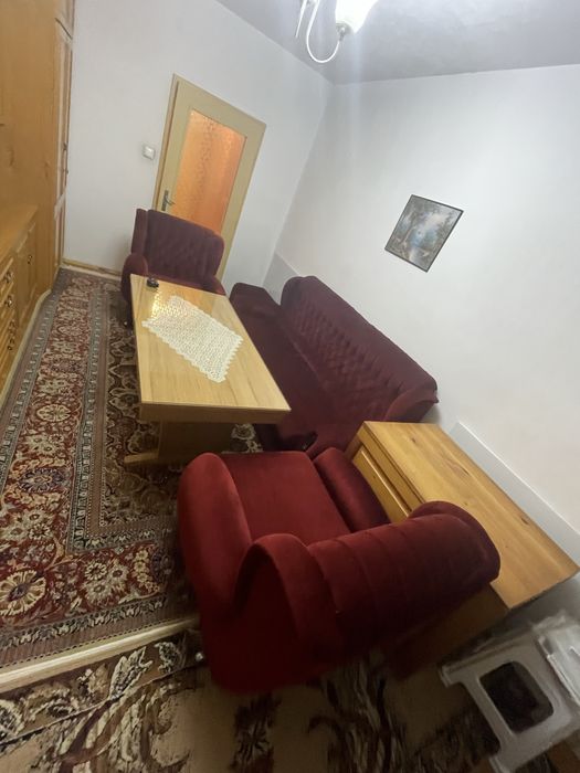 Продавам запазена холна гарнитура