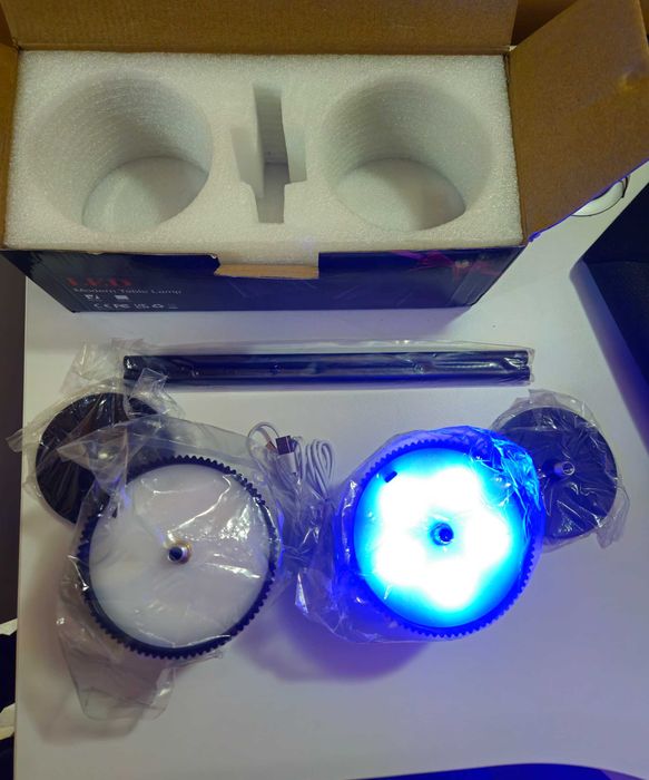 LED Модерни Настолни Лампи - RGB Осветление