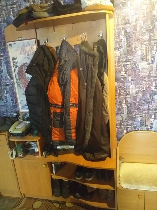 Продам прихожую коридор