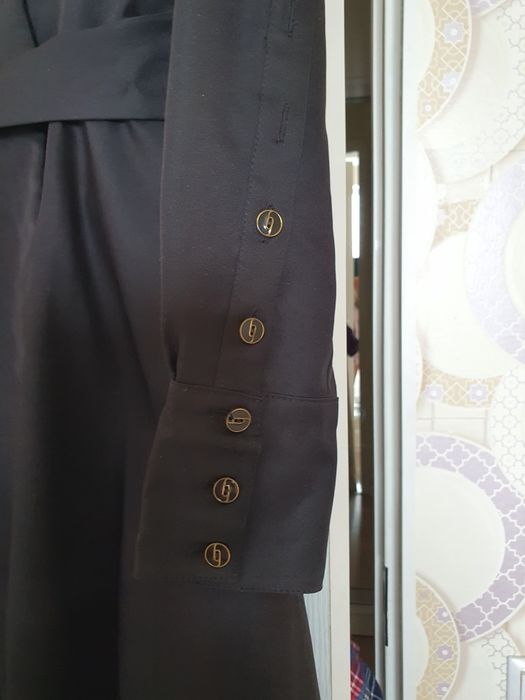 Продам лёгкий, красивый плащ