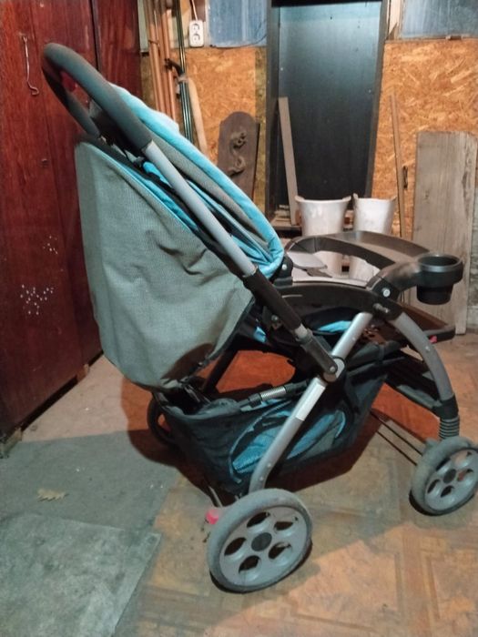 Детская прогулочная коляска