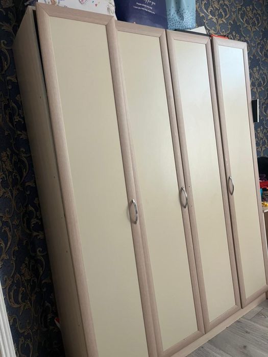 Спальный шкаф и кровать