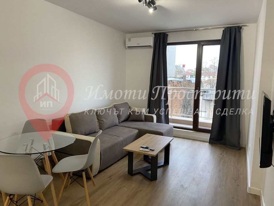 Дава се под наем Тристаен апартамент в София, Център - 82 кв.м за 930 € - Снимка #2