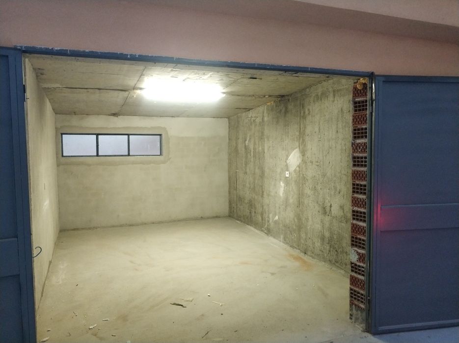 Гараж / склад 16м² за автомобил и мотор под наем в ЖК Тракия, бл.230,