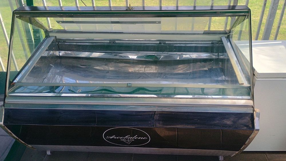 Минусова витрина за сладолед висок клас!
