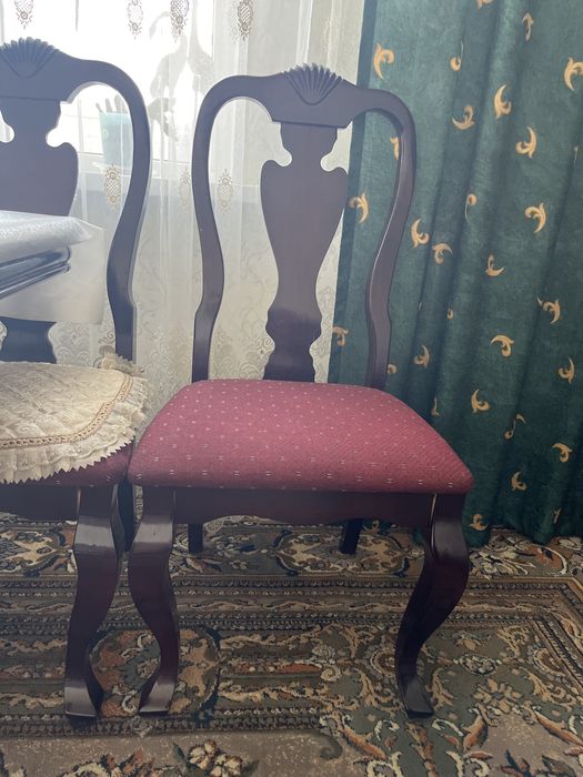 Продам гостиный стол со стульями