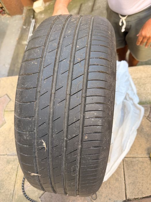 Goodyear 215/50 R17 91V vara