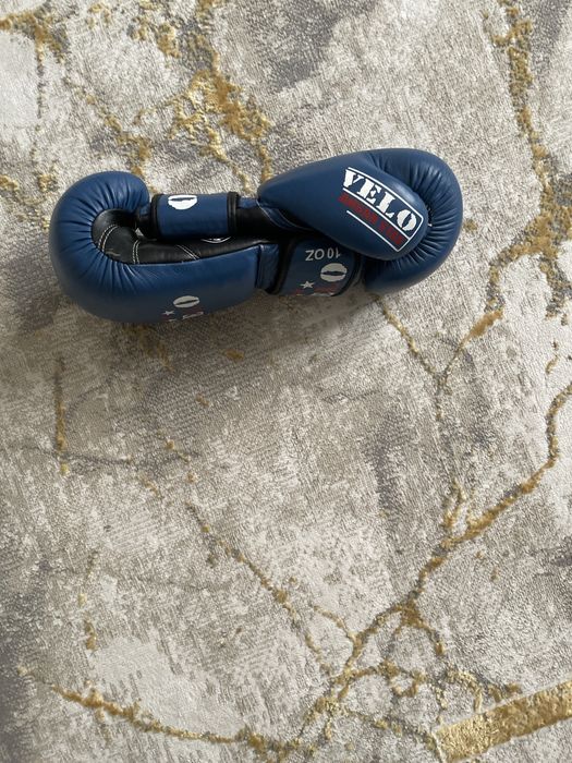 Боксерские перчатки