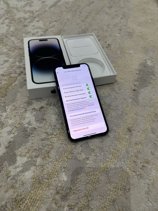 Продам iPhone XS