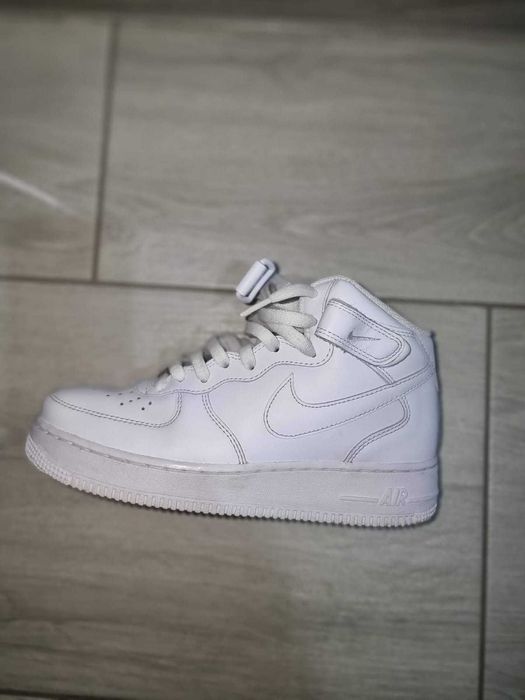 Vanzare geaca + adidasi sport