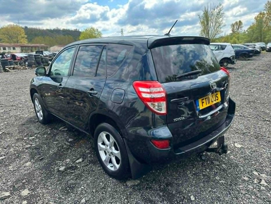 На Части Toyota RAV4, 2. 2 D-4D 150 к. с 4x4, дизел
