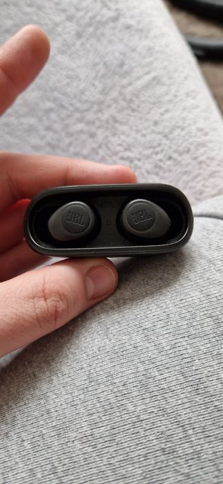 Casti jbl puțin folosite