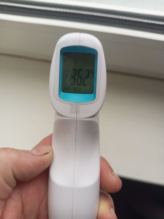 Продам бесконтактный градусник.