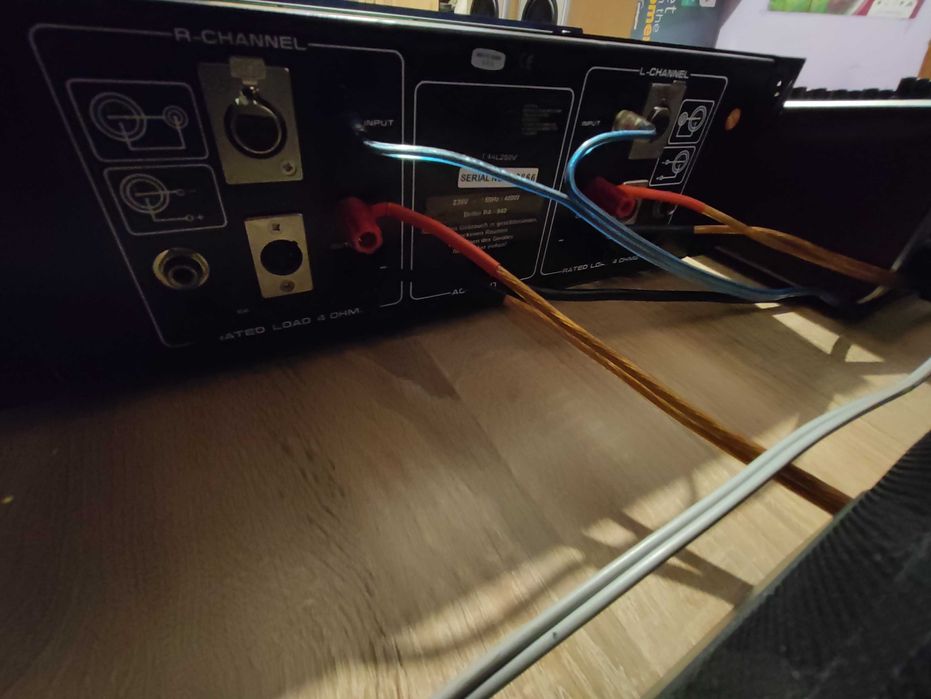 amplificator de putere MC CrYpt PA-940 și mixer Panasonic Ramsa WR-32E