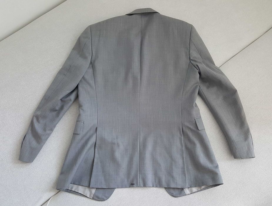 Продавам сиво мъжко сако на Miroglio Lana и риза Kenvelo