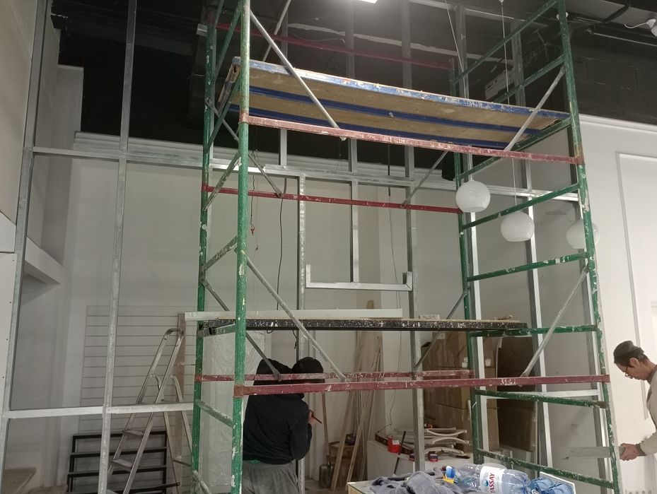 Бригада строителей