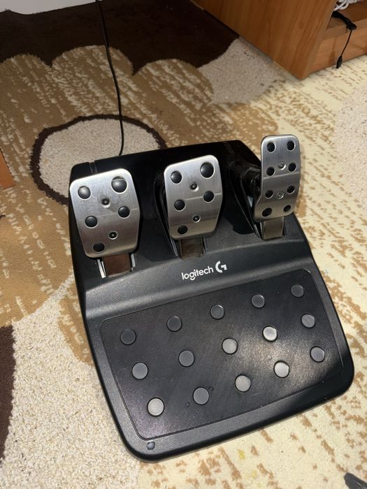 Logitech g29+компютър за игри