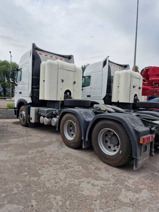 Седельный тягач Sinotruk Howo-T7H 6x4 CNG в НАЛИЧИИ