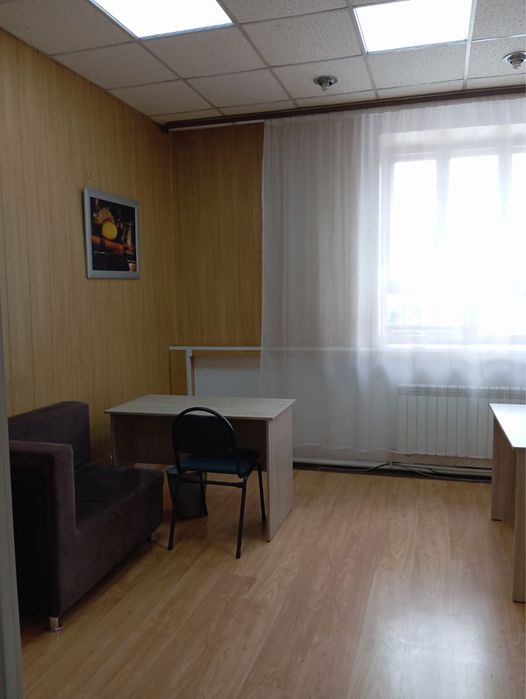 Офис   16 кв    1 этаж.