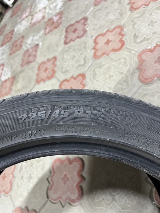 Продам Kumho шины 225/45/17 2 шт