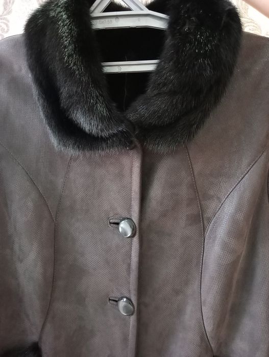 Продам дублёнку 50-52 размера.