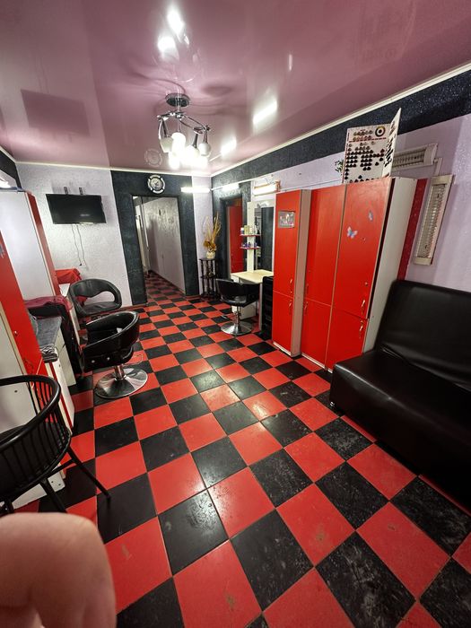 Сдаётся место для мастера маникюра / парикмахера