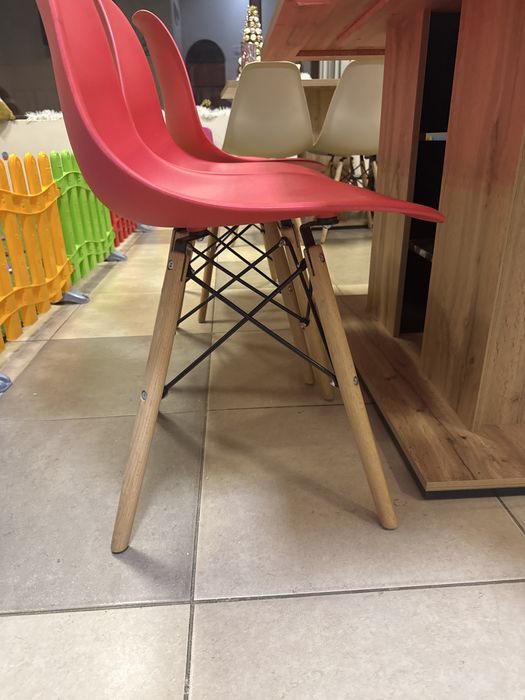 Столове за  офис, занималня, кухня, заведение и други.