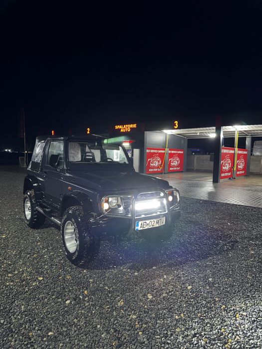 Vând Suzuki Samurai