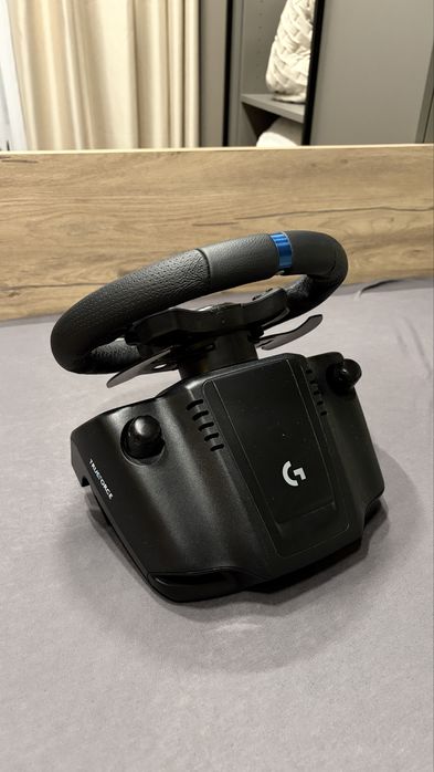 Волан logitech g923 с педали + logitech driving force shifter