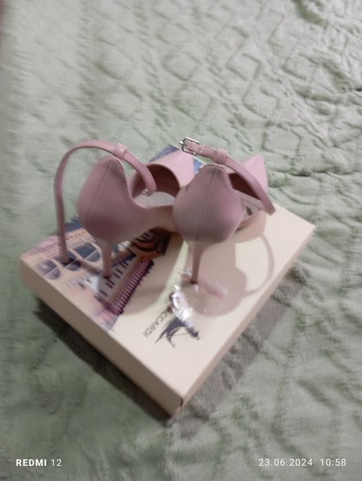 Продам..туфли37р