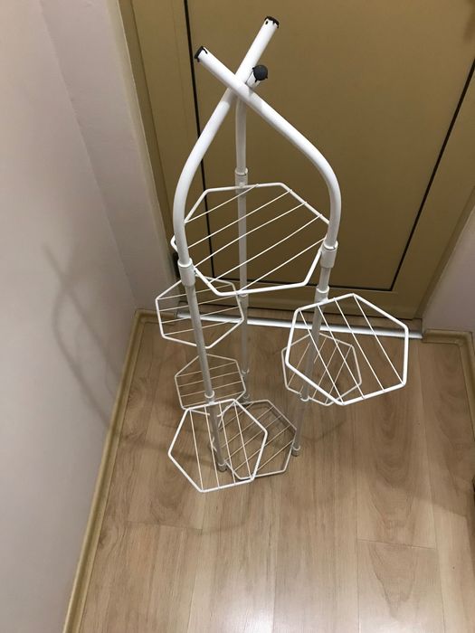 Метален цветарник