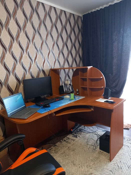 Стол компьютерный