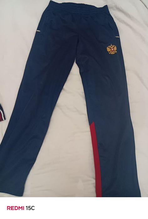 Продам спортивный костюм