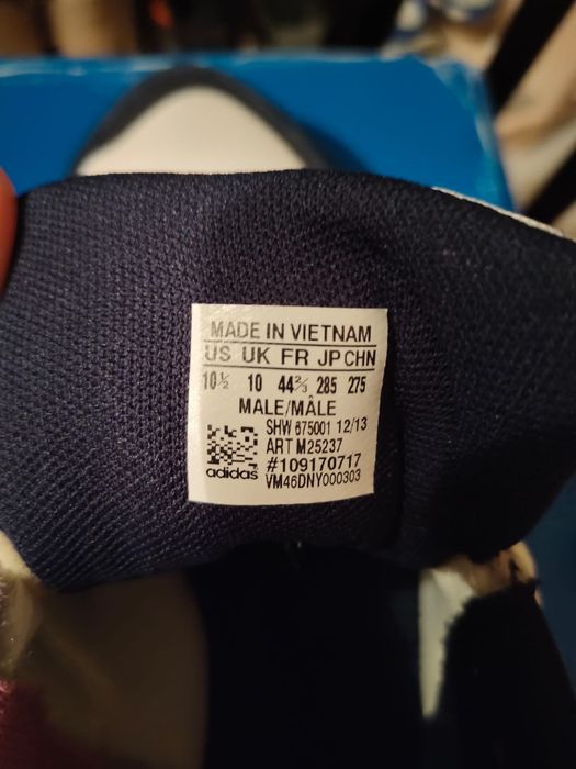 Оригинальные кроссовки Адидас