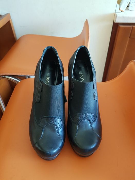 Кожени обувки с висок ток