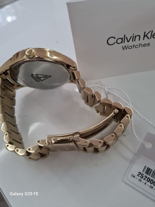 Златист часовник Calvin Klein