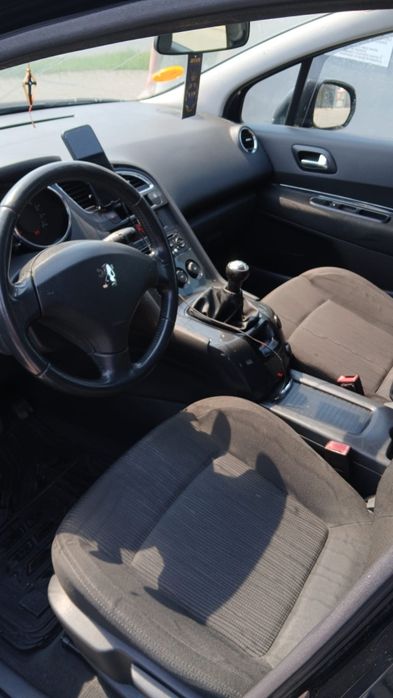 Vând sau schimb Peugeot 5008 1.6 benzină  motor VTI