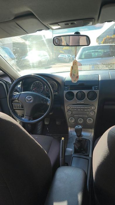 Mașină Mazda 6..