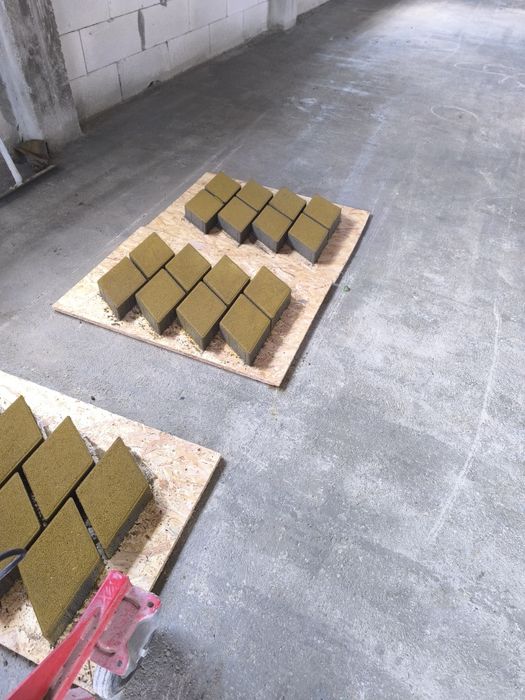 Presa mașină pavele oferta vacanta