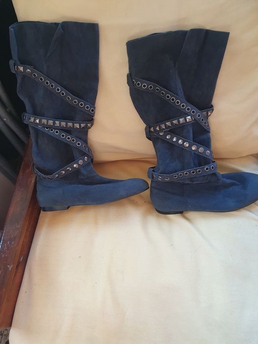 Здравейте, продавам нови дамски ботуши